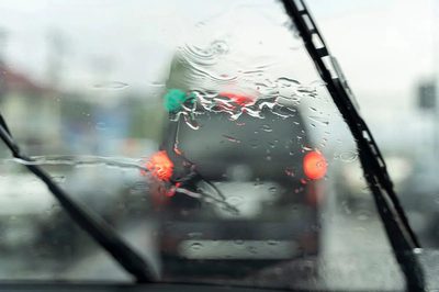 DRIVING IN EXTREME WEATHER: THE IMPACT OF HEATWAVES AND HEAVY RAIN ON ENGINE FLUIDS